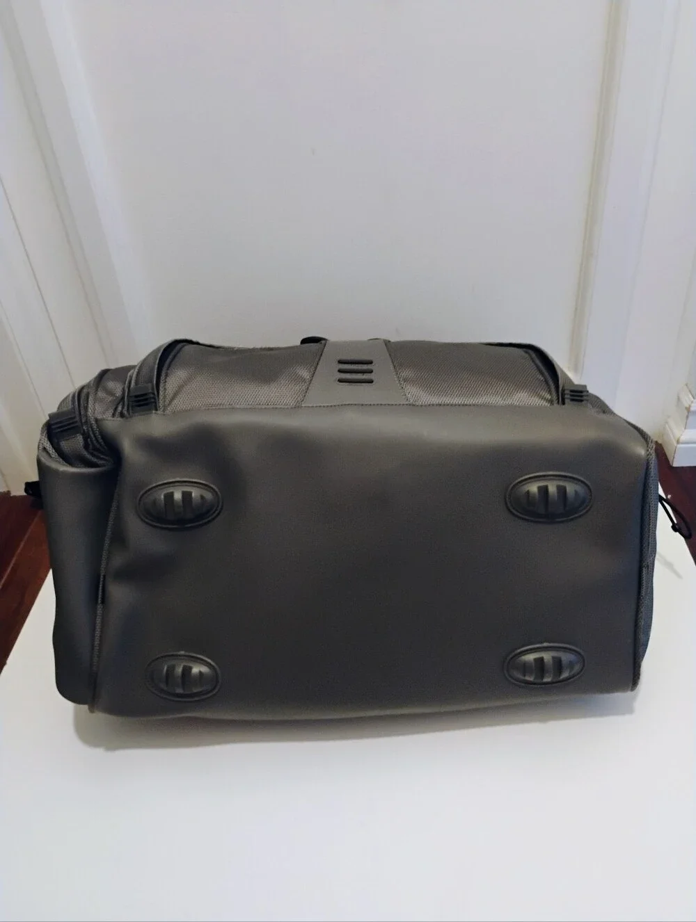 Tumi durable gray